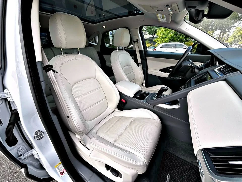 2019 Jaguar E-Pace - Image 12 of 17