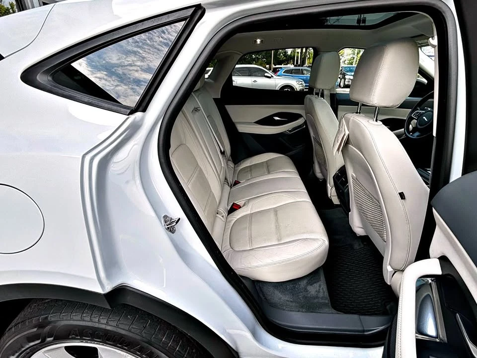 2019 Jaguar E-Pace - Image 13 of 17