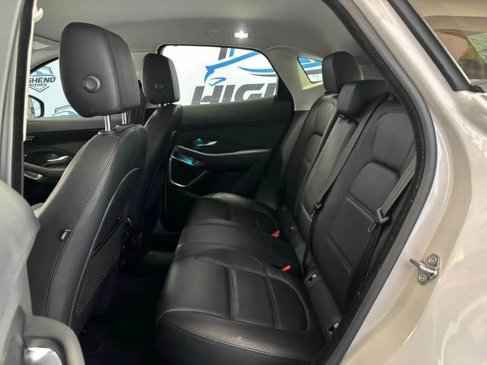 2019 Jaguar E-Pace - Image 7 of 8