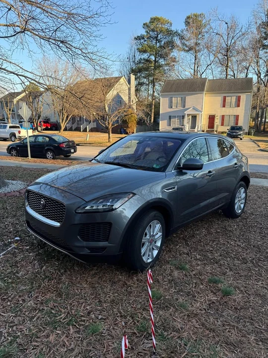 2019 Jaguar E-Pace - Image 9 of 9