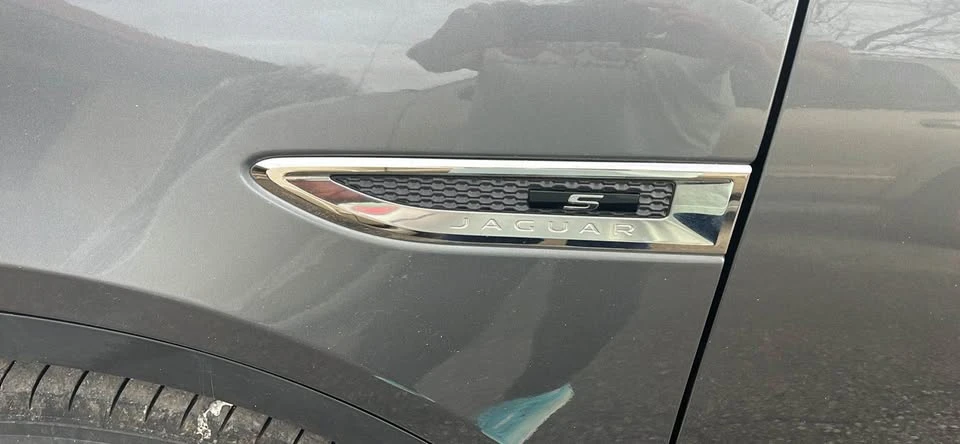 2019 Jaguar E-Pace - Image 16 of 16