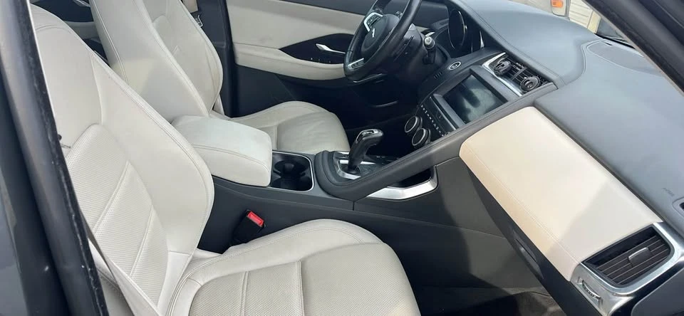 2019 Jaguar E-Pace - Image 8 of 16