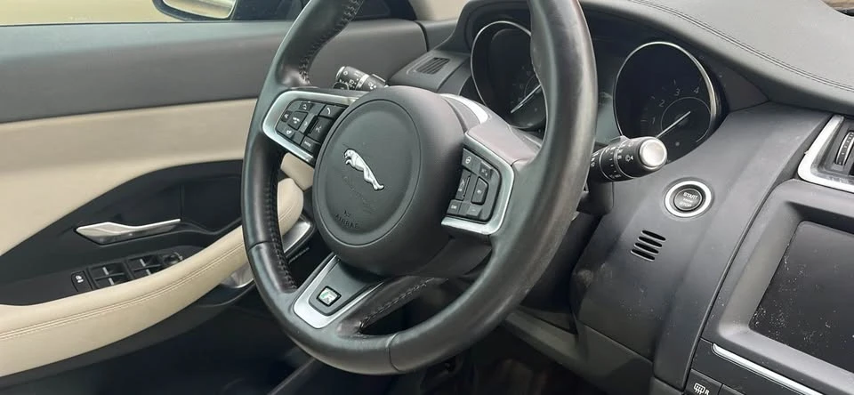 2019 Jaguar E-Pace - Image 10 of 16