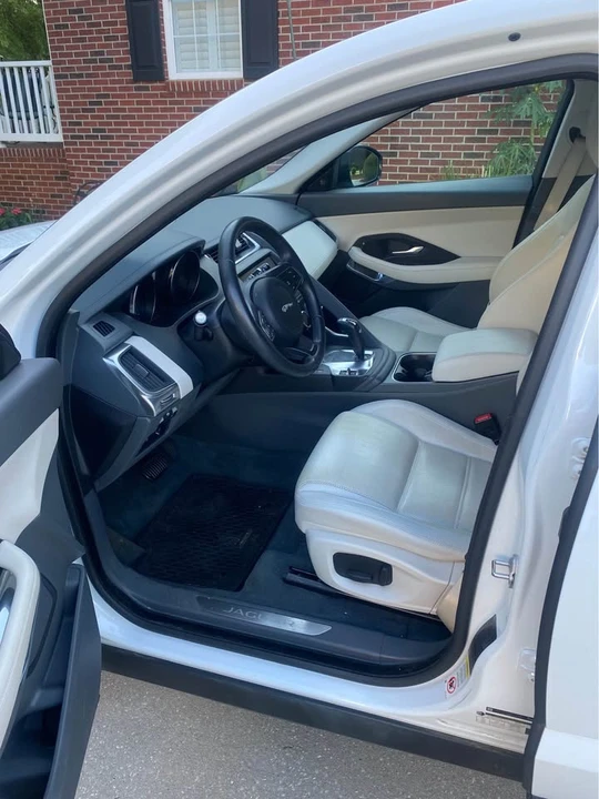 2019 Jaguar E-Pace - Image 4 of 4
