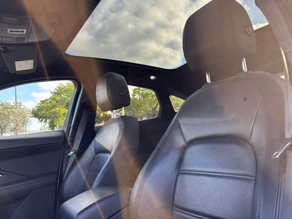 2019 Jaguar E-Pace - Image 12 of 14