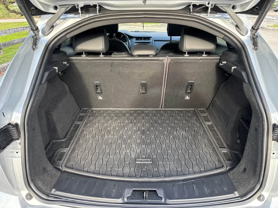 2019 Jaguar E-Pace - Image 7 of 14