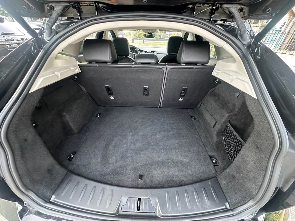 2019 Jaguar E-Pace - Image 5 of 16