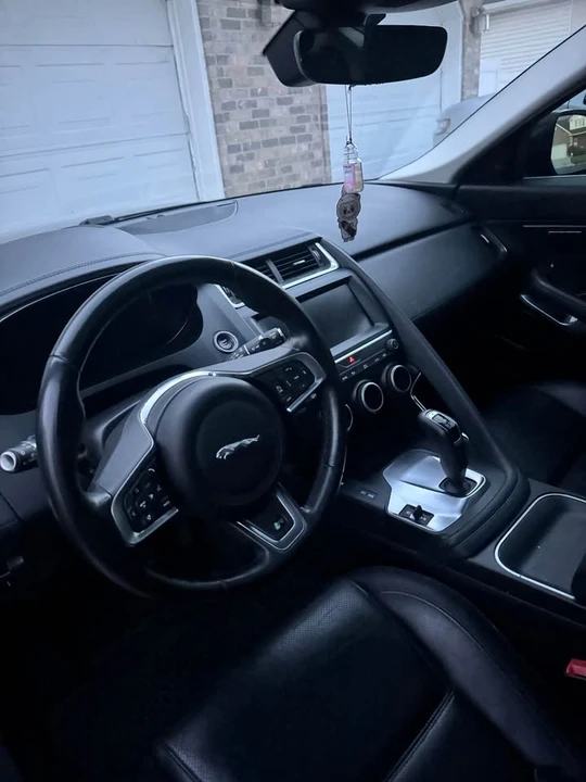 2019 Jaguar E-Pace - Image 5 of 6