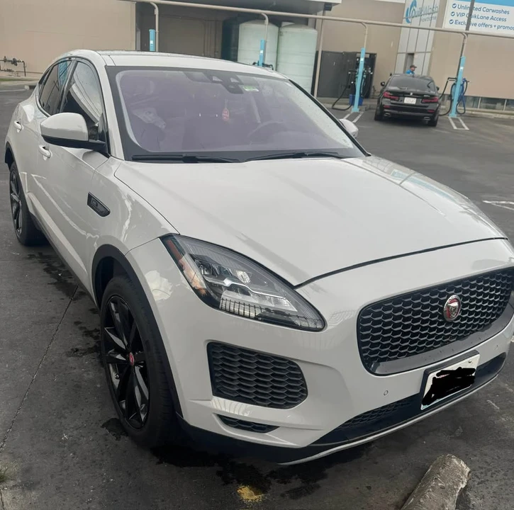 2019 Jaguar E-Pace - Image 5 of 12
