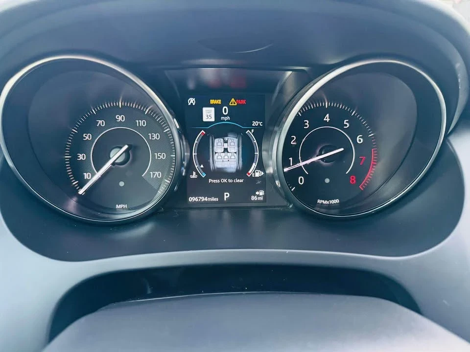 2019 Jaguar E-Pace - Image 16 of 17