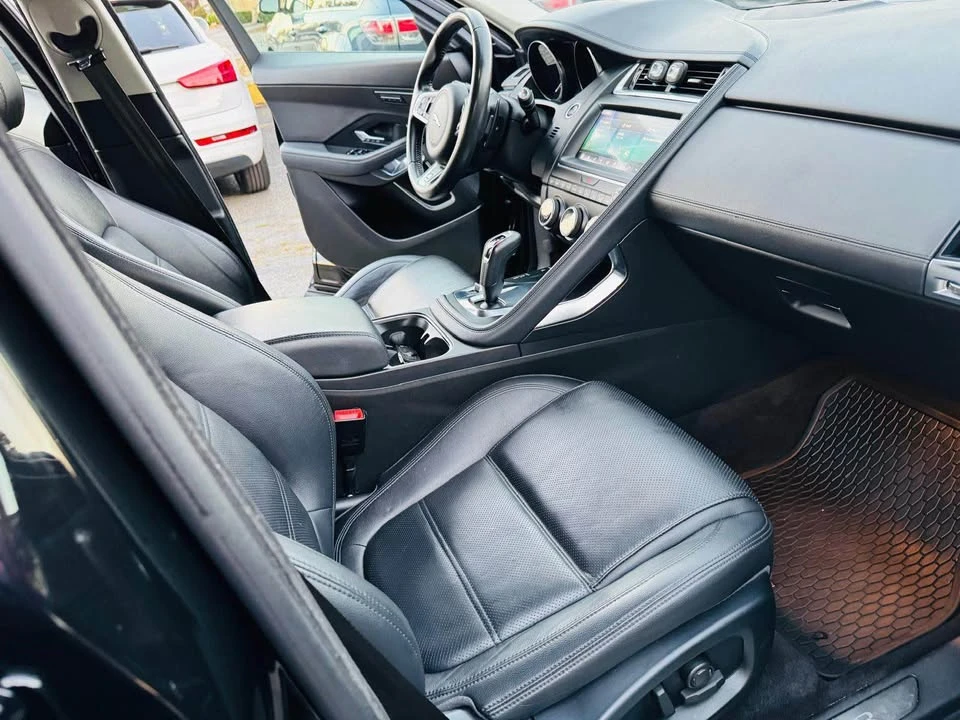 2019 Jaguar E-Pace - Image 10 of 16