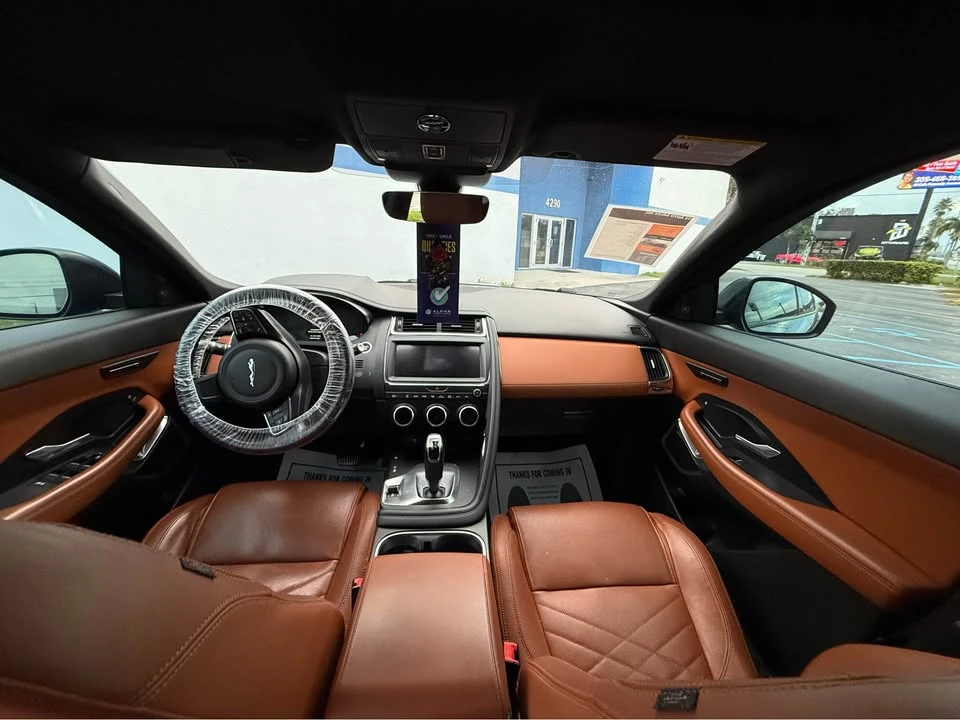 2019 Jaguar E-Pace - Image 9 of 9