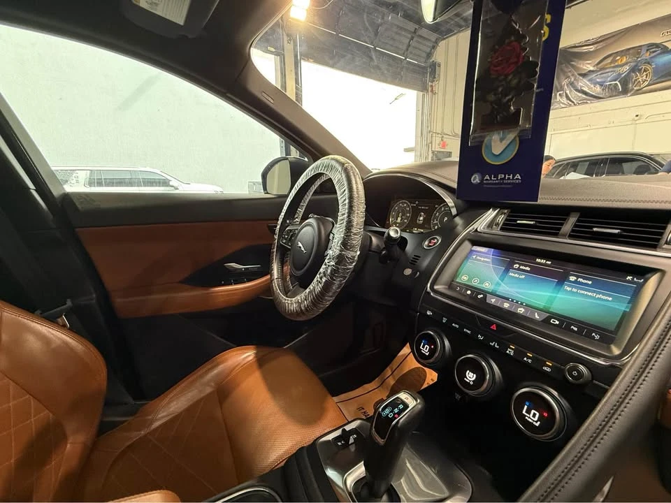 2019 Jaguar E-Pace - Image 10 of 11