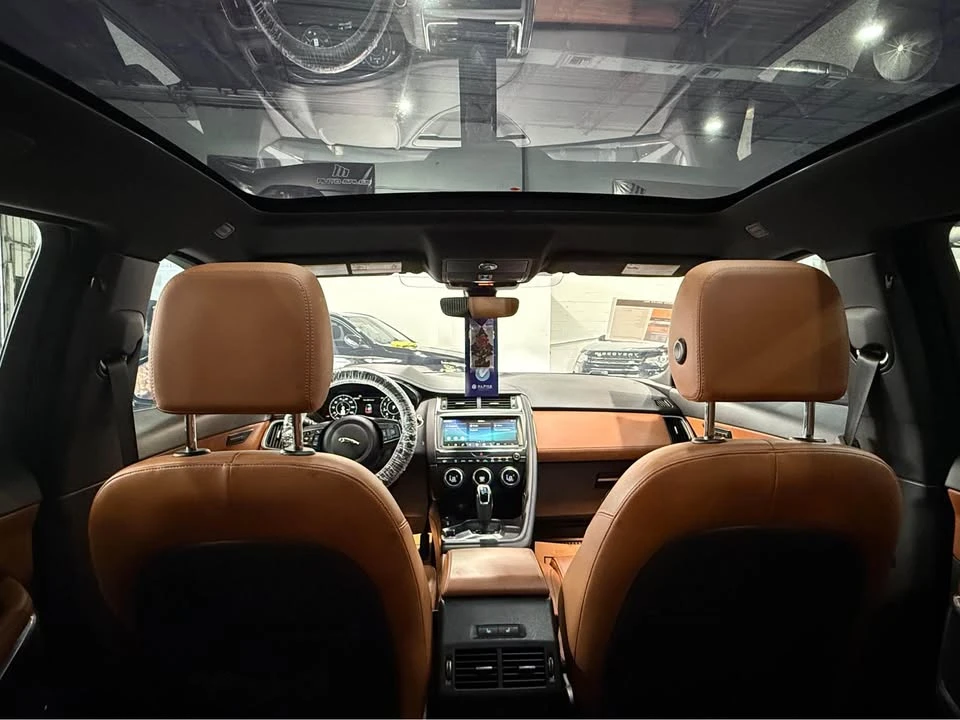 2019 Jaguar E-Pace - Image 9 of 11