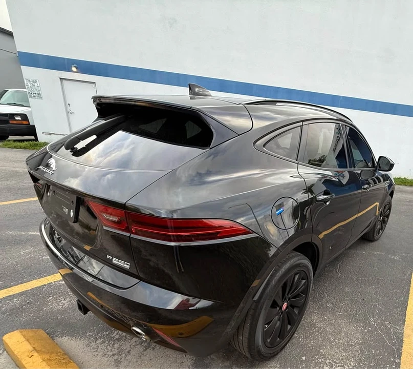 2019 Jaguar E-Pace - Image 6 of 9