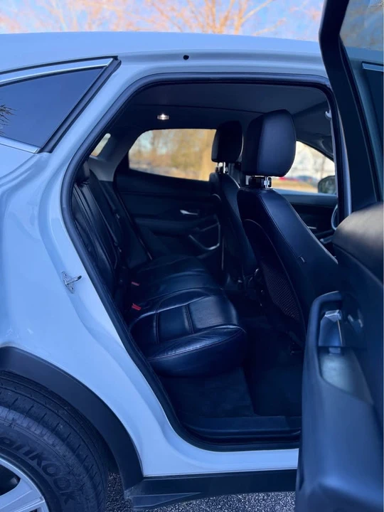 2019 Jaguar E-Pace - Image 17 of 20