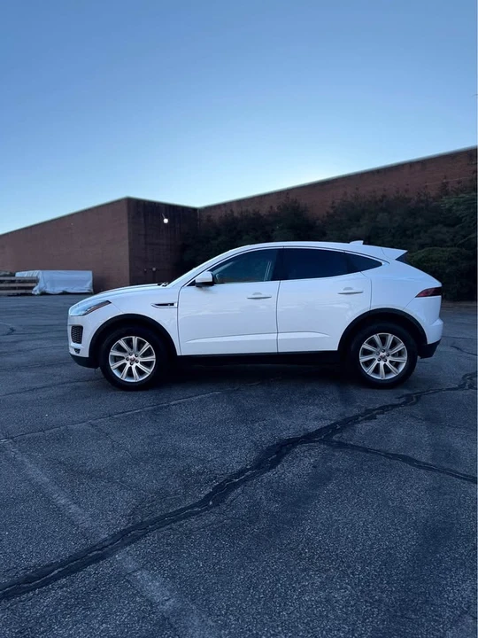 2019 Jaguar E-Pace - Image 9 of 20