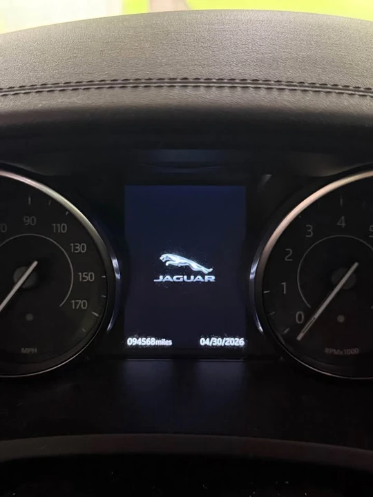 2019 Jaguar E-Pace - Image 7 of 8