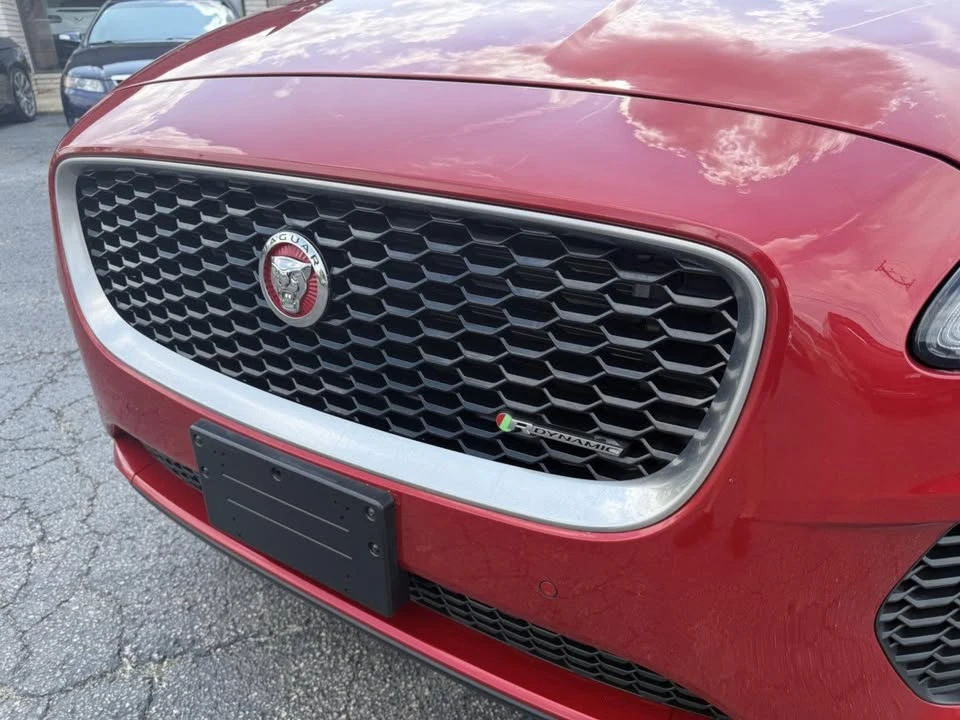 2019 Jaguar E-Pace - Image 11 of 19