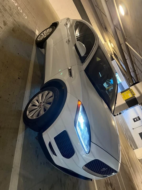 2019 Jaguar E-Pace - Image 3 of 9