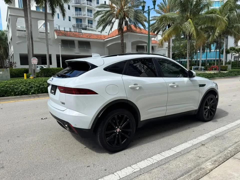 2019 Jaguar E-Pace - Image 4 of 18