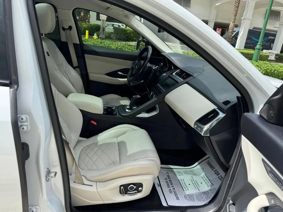 2019 Jaguar E-Pace - Image 15 of 18