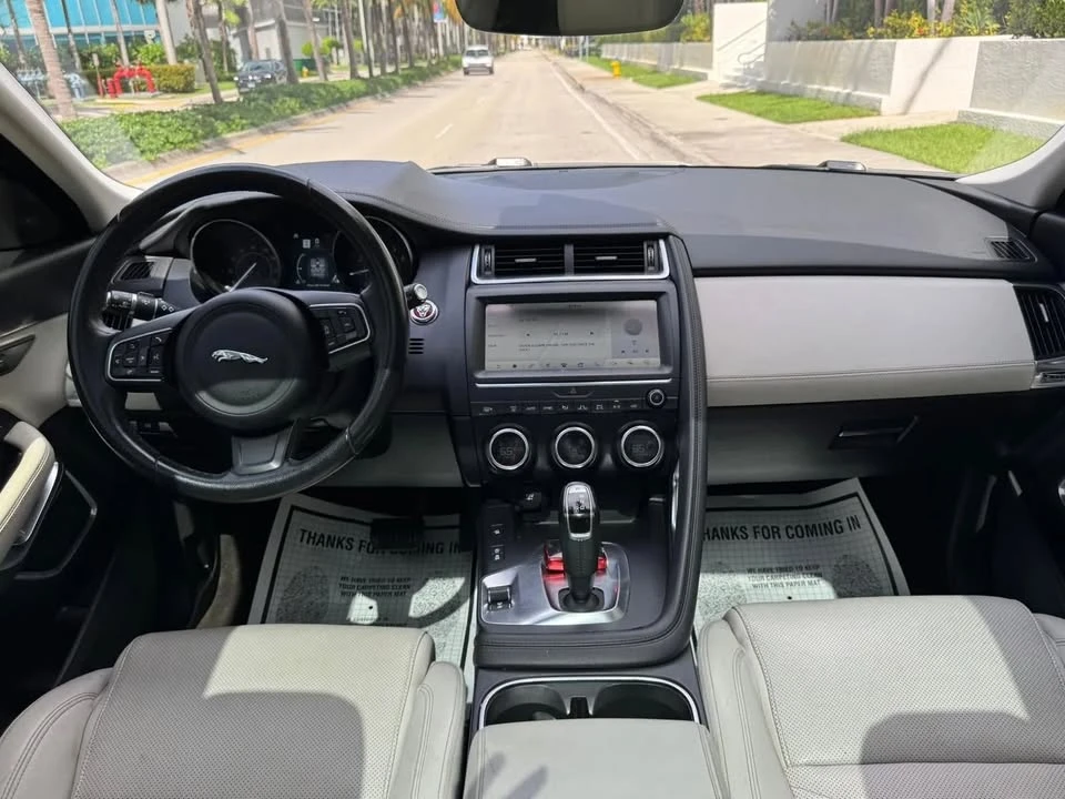 2019 Jaguar E-Pace - Image 8 of 18