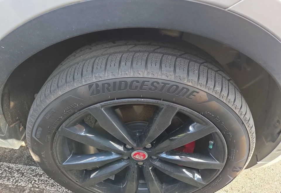 2019 Jaguar E-Pace - Image 2 of 12