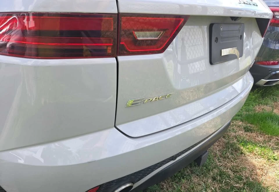 2019 Jaguar E-Pace - Image 5 of 12