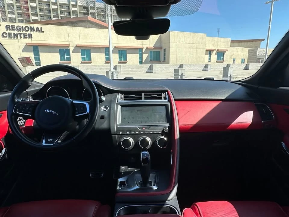 2019 Jaguar E-Pace - Image 14 of 18