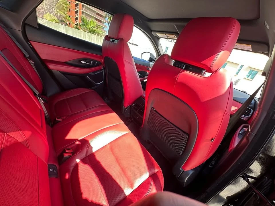 2019 Jaguar E-Pace - Image 15 of 18