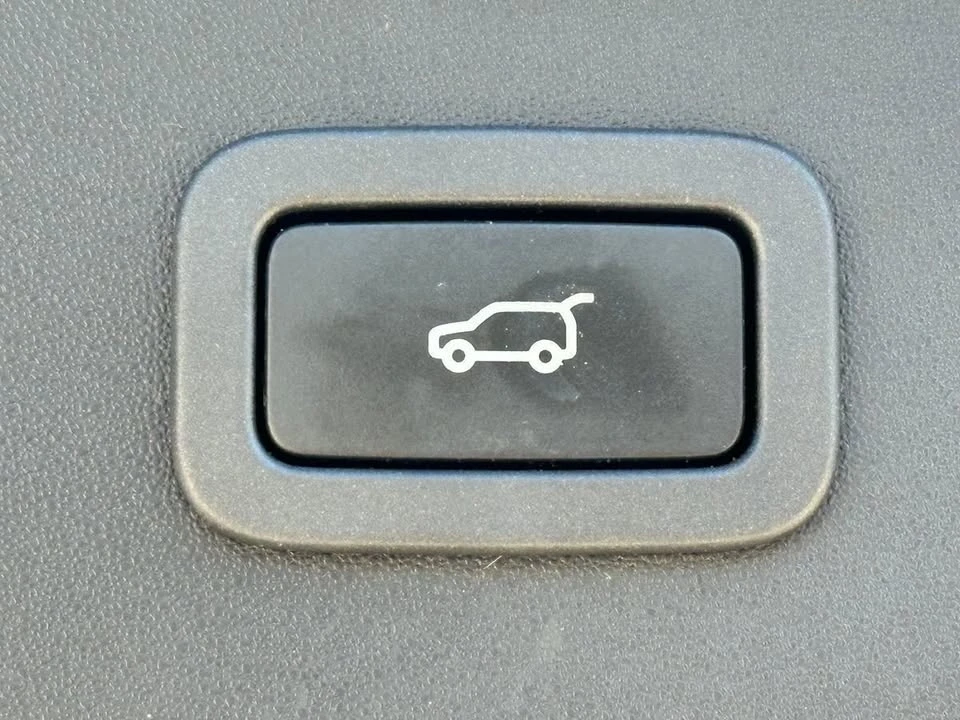 2019 Jaguar E-Pace - Image 18 of 18
