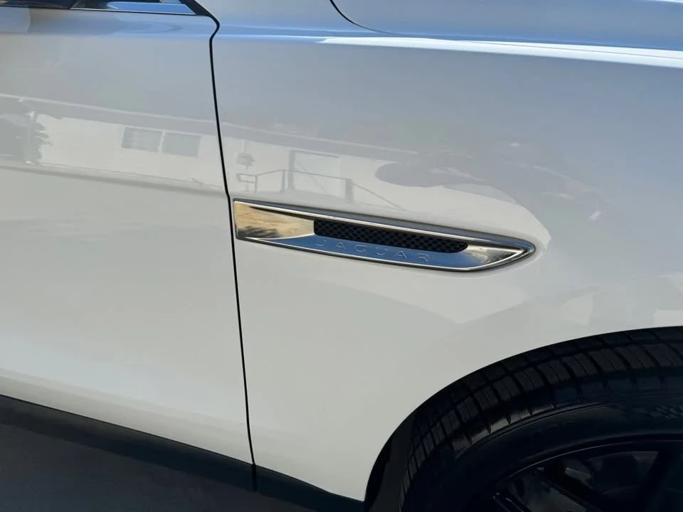 2019 Jaguar F-Pace - Image 5 of 12