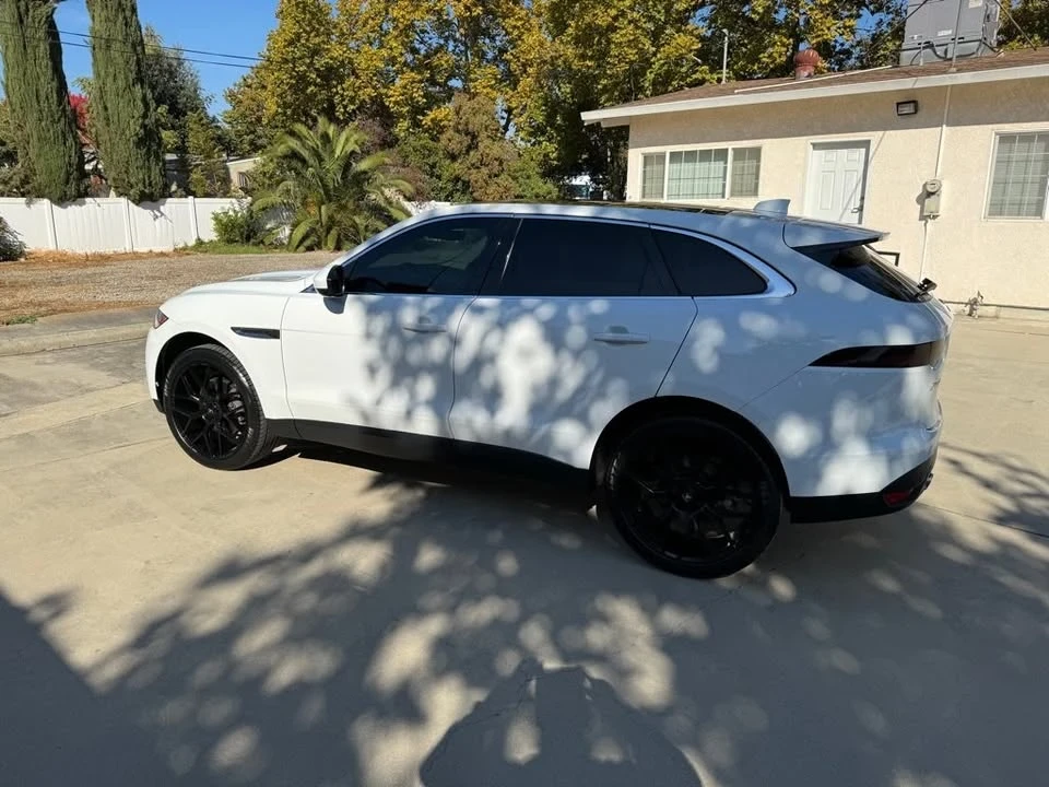 2019 Jaguar F-Pace - Image 9 of 12