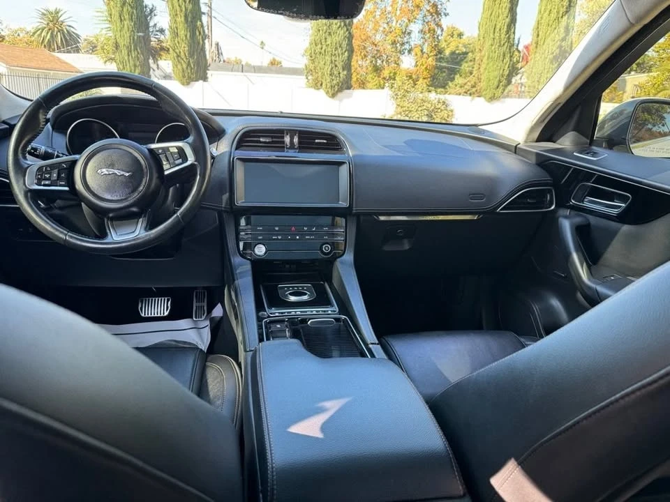 2019 Jaguar F-Pace - Image 11 of 12