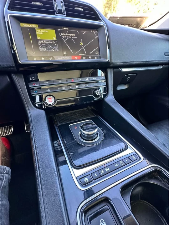 2019 Jaguar F-Pace - Image 16 of 16