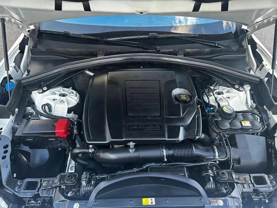 2019 Jaguar F-Pace - Image 12 of 13