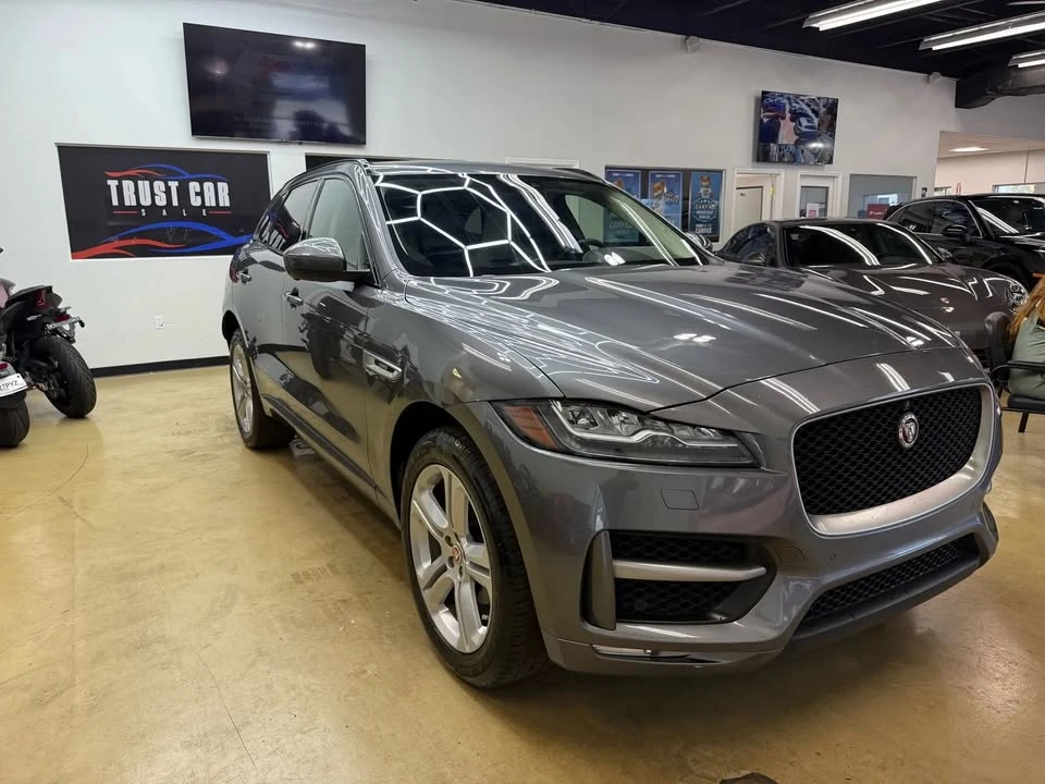 2019 Jaguar F-Pace - Image 2 of 19