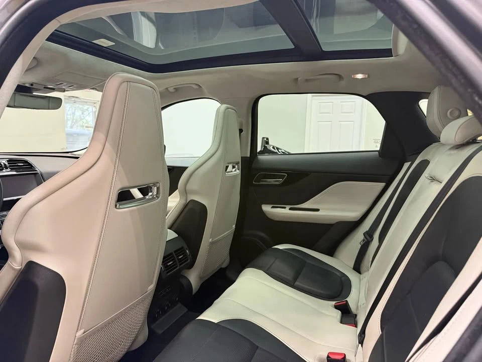 2019 Jaguar F-Pace - Image 18 of 19