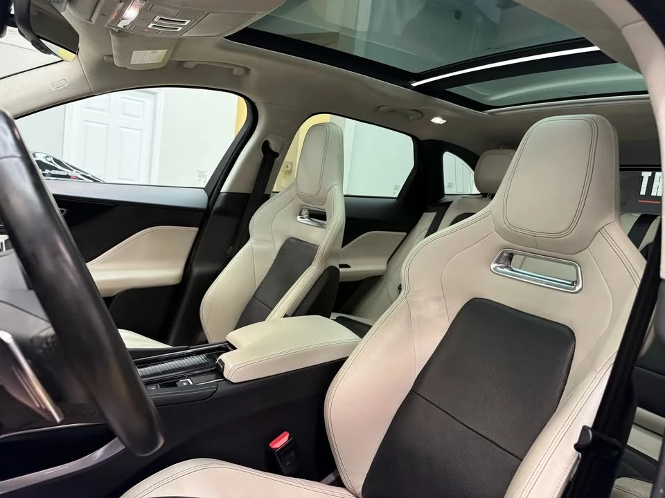 2019 Jaguar F-Pace - Image 14 of 19