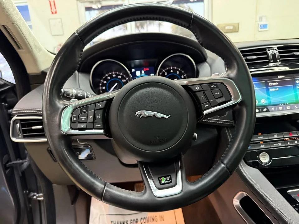 2019 Jaguar F-Pace - Image 5 of 19