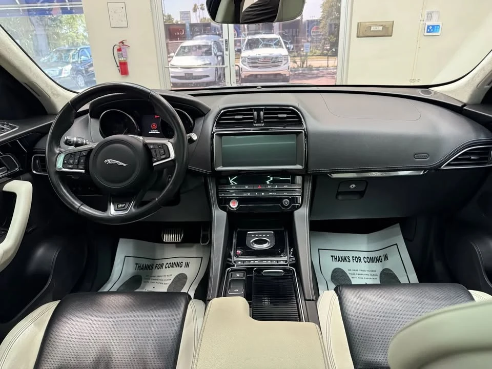 2019 Jaguar F-Pace - Image 19 of 19