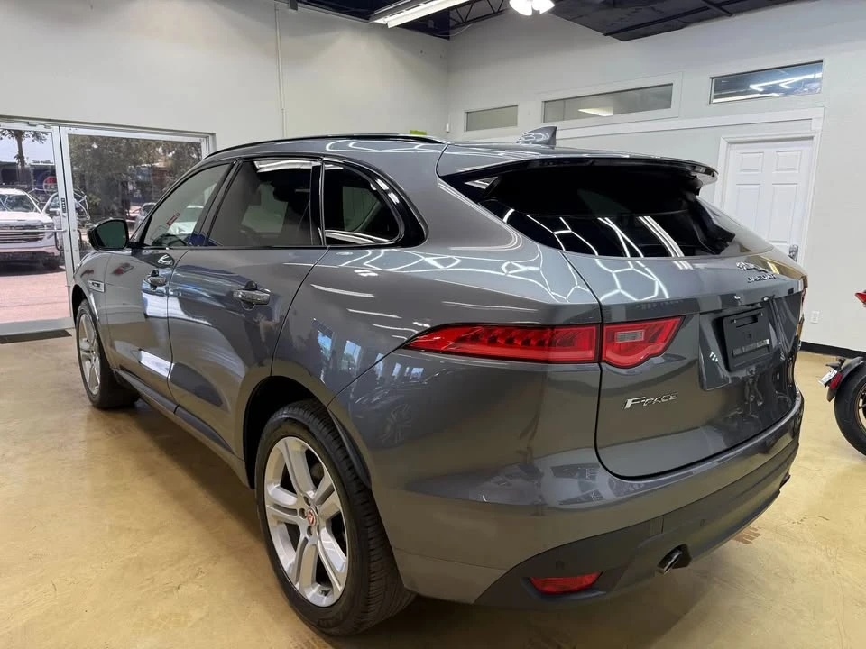 2019 Jaguar F-Pace - Image 4 of 19