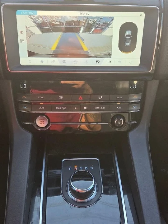 2019 Jaguar F-Pace - Image 5 of 13