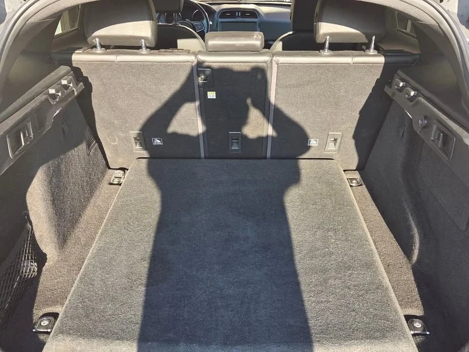 2019 Jaguar F-Pace - Image 11 of 13