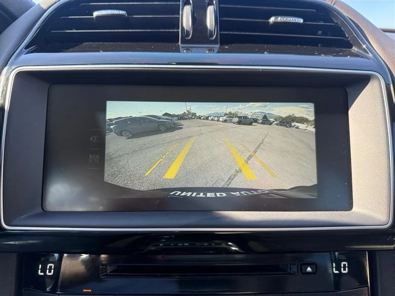 2019 Jaguar F-Pace - Image 15 of 18