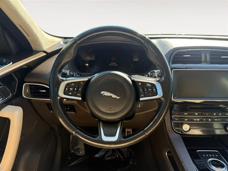 2019 Jaguar F-Pace - Image 11 of 18