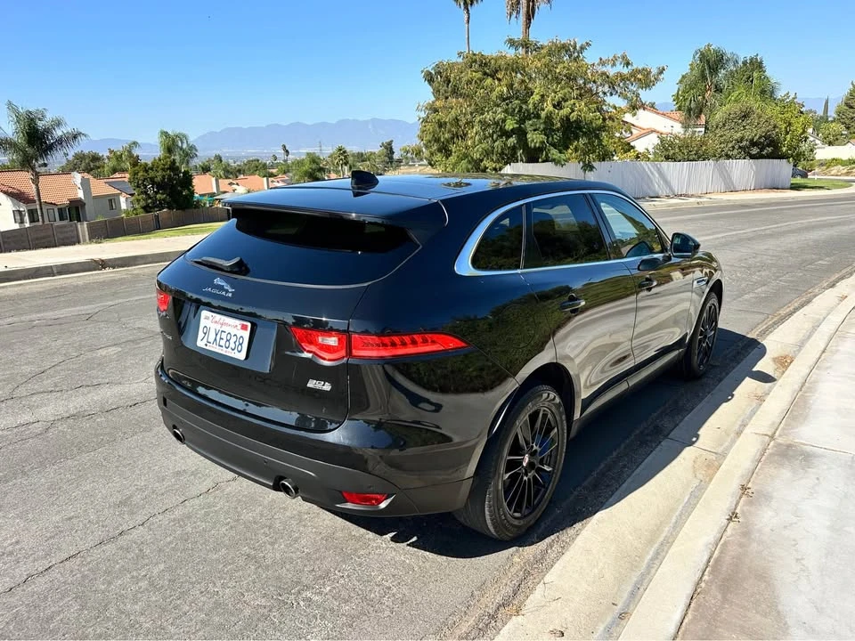 2019 Jaguar F-Pace - Image 5 of 16