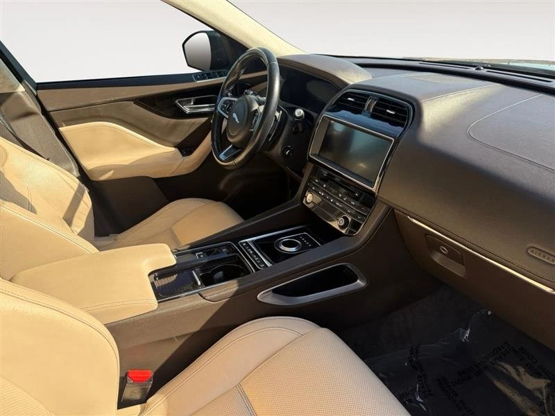 2019 Jaguar F-Pace - Image 13 of 18