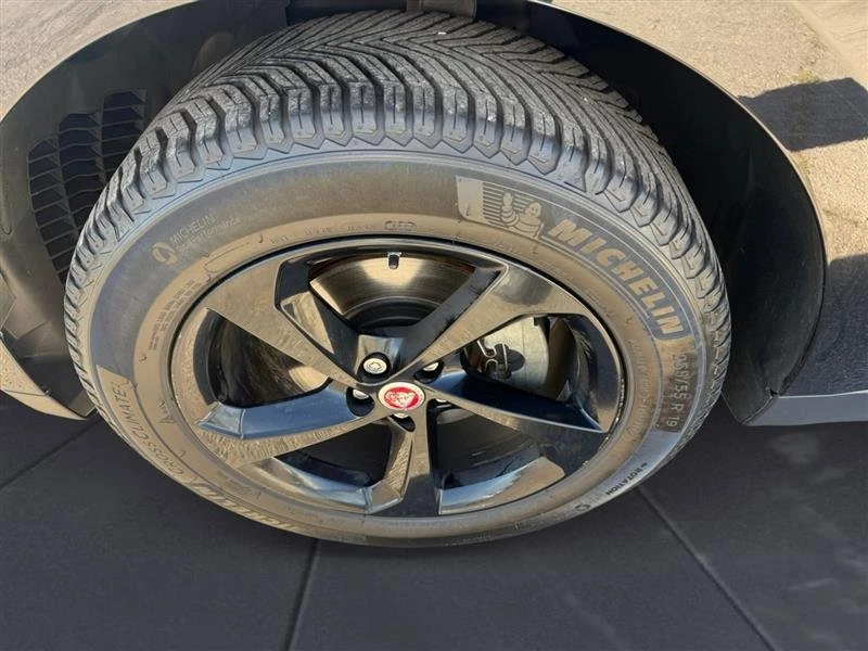 2019 Jaguar F-Pace - Image 17 of 18